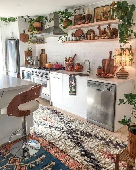 Dapur Rustic, Bohemian Style Home, Bohemian Kitchen, Boho Kitchen, Decor Minimalist, Home Design Decor, Ideas Kitchen, Design Case, Rustic Kitchen