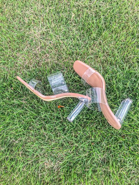 #grass #heels #aesthetic #garden #picture #cute #dominicanrepublic #clear #Green #fashion #shoes Clear Heels Aesthetic, Garden Picture, Heels Aesthetic, Aesthetic Garden, Cinderella Shoes, Clear Heels, Zara Shoes, Dominican Republic, Green Fashion