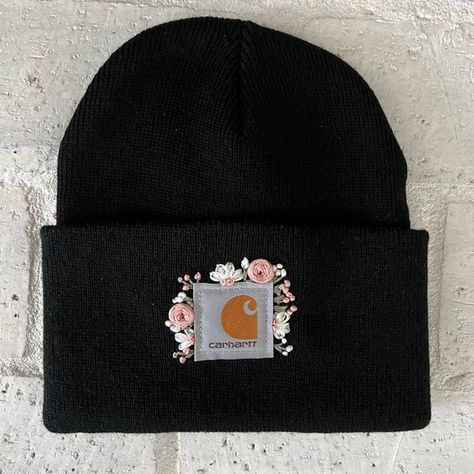 Black carhartt beanie Pink Carhart Beanie, Embroidery Christmas Hats, Beanies Cricut, Embroidery Hats Baseball Caps, Embroidered Carhartt Beanie, Black Carhartt Beanie, Embroidered Hats Ideas, Embroidered Carhartt, Carhartt Accessories