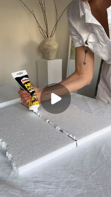 Artisanal Home Design on Instagram: "Faux stone table DIY ✨ #decohacks #hack #hacks #action #actionhack #ikeahack #ikeahacks #ikeahackers #actionaddict #diy #diyhomedecor #diydecor #diydecoration #diydecorations #diydecorating #antesydespues #beforeandafter #reforma #reformalowcost #deco #decoracion #decoration #decor" Faux Stone Table, Action Hacks Diy, Action Hacks, Diy Glam Decor, Stone Tables, Diy Hack, Stone Table, Ikea Hackers, Table Diy