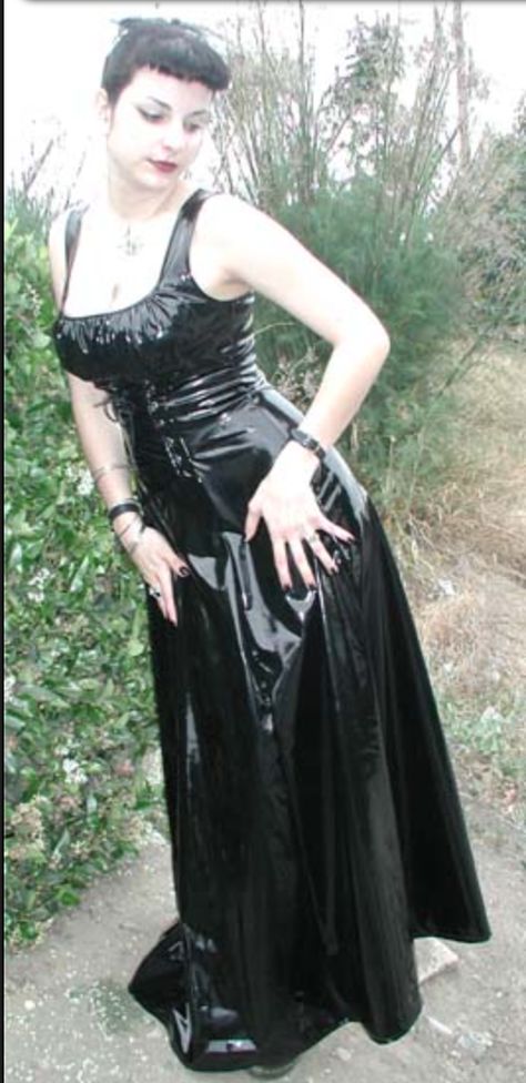 Mall Goth Prom Dress, Mall Goth Room, 80s Goth Prom Dress, Punk Prom Dress, Mall Goth 90s, Mall Goth Dress, 2000s Goth Fashion, 2000s Goth Prom Dress, 2000 Mall Goth