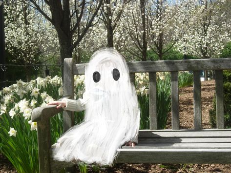 Phoebe Bridgers Ghost Aesthetic, Phoebe Bridgers Art Ghost, Pheobe Bridgers Ghost, Ghost Phoebe Bridgers, Phoebe Ghost, Phoebe Bridgers Ghost, Halloween Shuffle, Phoebe Bridgers Aesthetic, Phoebe Bridgers Art