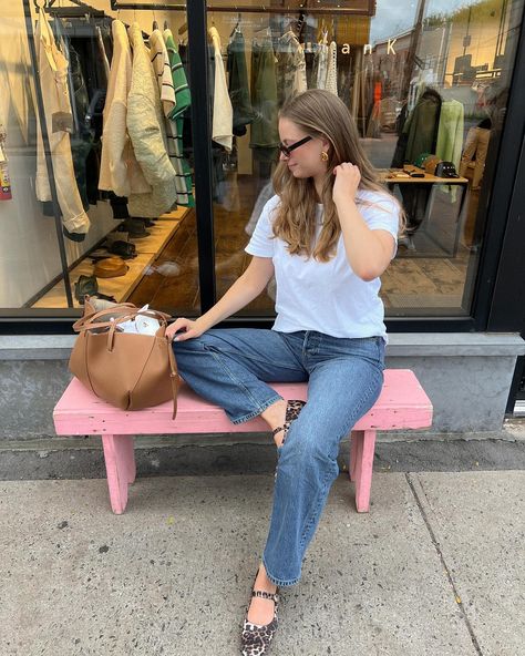 Leopard ballet flats and pistachio matcha latte is all I need Pistachio Matcha, Leopard Ballet Flats, Brunch Outfits, Summer Brunch, Perfect Brunch, Weekend Brunch, Matcha Latte, Weekend Style, Brunch Outfit