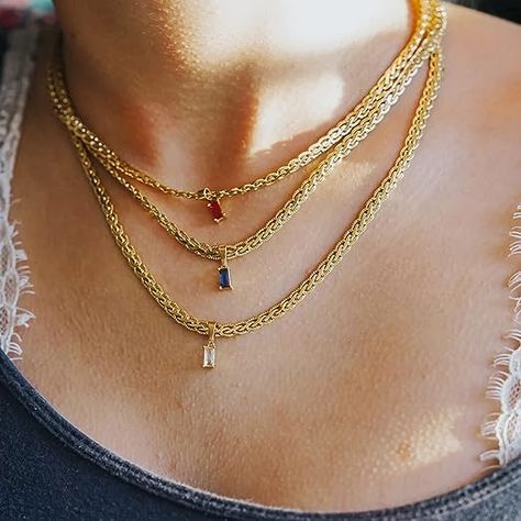 Made of high quality brass with AAA+ cubic zirconia, 18K real gold plated. Rectangle Pendant Necklace, Vintage Choker Necklace, Thick Chain Necklace, Rectangle Pendant, Vintage Choker, Gold Choker Necklace, Waterproof Jewelry, Gold Choker, Vintage Beach