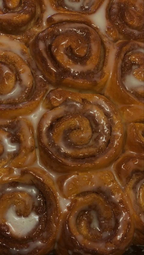 #cinnamon #cinnamonrollcake #recipe #food #fall #autumn Cinnamon Buns Aesthetic, Cinnamon Rolls Aesthetic, Cinnamon Role, Angelina Core, Cinnamon Swirls, Iphone Setup, Food Fall, Dnd Oc, Fairy Food