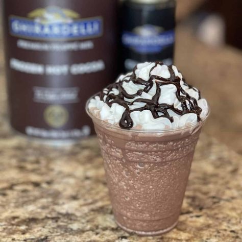 Frozen Hot Chocolate Frozen Hot Chocolate Recipe, Chocolate Crinkle Cookies Recipe, Crinkle Cookies Recipe, Frozen Hot Chocolate, Hot Chocolate Recipe, Chocolate Crinkle Cookies, Strawberry Topping, Chocolate Crinkles, Frozen Chocolate