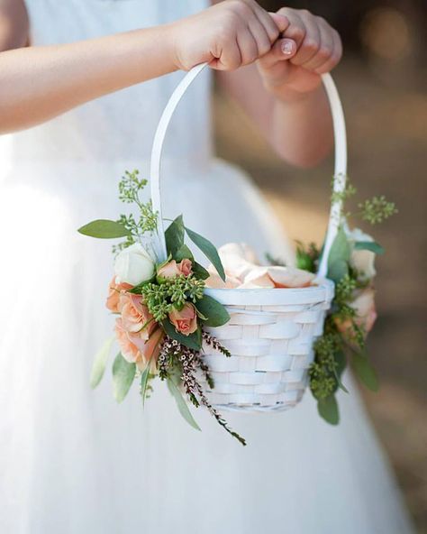 Diy Flower Girl Basket, Church Wedding Flowers, Flower Girl Bouquet, Wedding Flower Girl Basket, Flower Girl Baskets, Diy Wedding Flowers, Flower Girl Basket, Wedding Flower Girl, Spray Roses