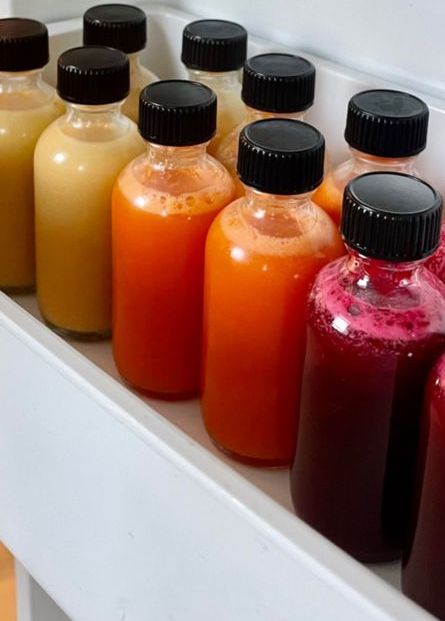 Juicing Vision Board, Fresh Juices Aesthetic, Juicing Astetic, Juice Astethic, Juice Shots Aesthetic, Juice Asthetic Picture, Wellness Shots Aesthetic, Juice Aesthetic Fruit, Healthy Juice Aesthetic