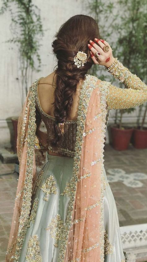 Ditch The Flowers, The Brides Are Moving Towards Embellished Braids शादी की तस्वीरें, Orang India, Desi Wedding Dresses, Gaun Fashion, Pakistani Wedding Outfits, Desi Outfits, Salwar Kamiz, Indian Bridal Dress, Indian Dresses Traditional