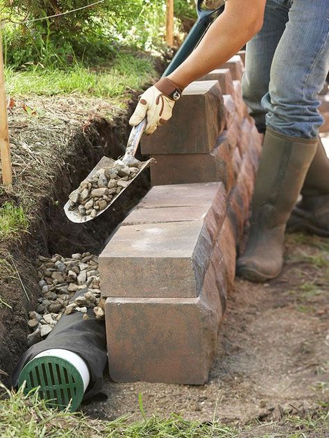 . Retaining Wall Drainage, Building A Retaining Wall, Yard Drainage, Sloped Yard, Sloped Backyard, Landscaping Retaining Walls, Beautiful Yards, Landscape Designs, Retaining Walls