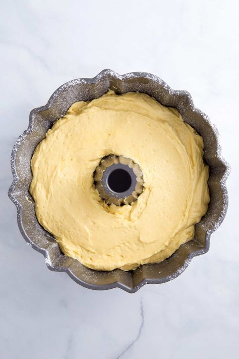 Cake Mix Pound Cake, Cake Mix Recipes Homemade, Breakfast Recipes For A Crowd, Cake Mix Hacks, Yellow Cake Mix Recipes, Lemon Bundt Cake Recipe, Cream Cheese Pound Cake Recipe, Easy Pound Cake, Recipes Using Cake Mix