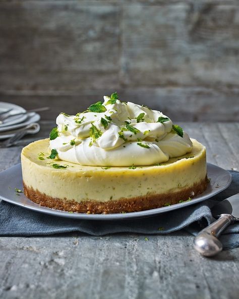 Key lime pie | delicious. magazine Classic Key Lime Pie Recipe, Desert Pies, Tart Pastry, Key Lime Pie Easy, Key Lime Pie Recipe, Lime Pie Recipe, Idea Business, Keylime Pie Recipe, Lime Recipes