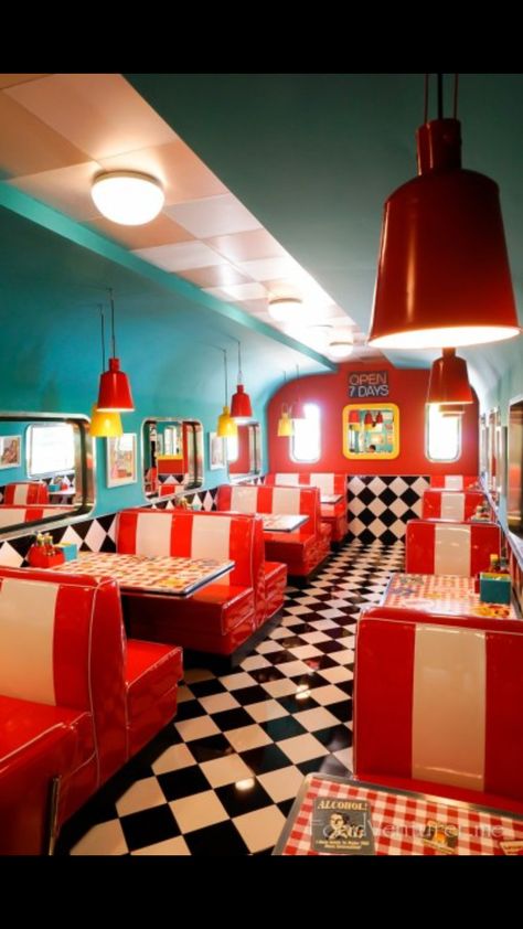 American Cafe Design, American Cafeteria, American Diner Interior, Retro Cafe Interior, Retro Restaurant Design, 80s Cafe, Retro Diner Decor, Diner Interior, Retro Pub