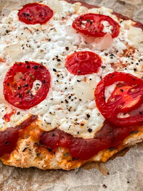 High protein pizza has 47g of protein! Made with a simple 2 ingredient dough and topped with turkey pepperoni, a savory sauce, and mozzarella cheese. It’s a quick and easy lunch or dinner option and makes great leftovers. High Protein Pizza Crust, Healthy High Protein Pizza, High Protein Cottage Cheese Pizza Bowl, High Protein Low Carb Pizza, Macro Friendly Breakfast Pizza, High Protein Pepperoni Pizza Hot Pockets, Low Carb Pumpkin Muffins, Chicken Meatballs Healthy, Bread Crumb Chicken