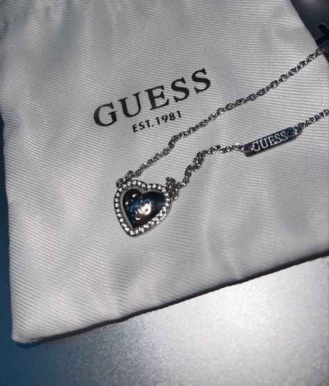 Guess Necklace, Guess Jewelry, Aesthetic Gift, Jewelry Aesthetic, Money Talks, Picture Ideas, Piercings, Silver Jewelry, Money