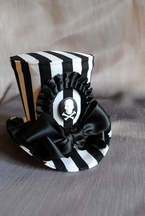 Gothic Pirate Mini Top Hat Striped Black and White by BizarreNoir Decoupage Box Vintage, Gothic Pirate, Steampunk Circus, Halloween Costume Hats, Hat Halloween Costume, Steampunk Hat, Mini Hat, Holiday Hats, Hat Decoration