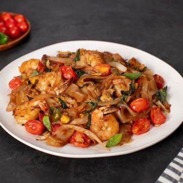 My Famous Drunken Noodles by Jet Tila Jet Tila Drunken Noodles, Jet Tila Recipes, Drunken Noodles Thai, Easy Drunken Noodles Recipe, Drunken Noodles Recipe, Chef Jet Tila, Thai Drunken Noodles, Jet Tila, Asian Meals