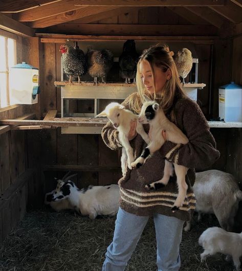 Vegan Aesthetic Animals, Farm Life Animals, Working On A Farm Aesthetic, Rich Farm Aesthetic, Little Farm Aesthetic, Farm Wife Outfit, Homestead Mom Aesthetic, Farm Living Aesthetic, Helping Animals Aesthetic