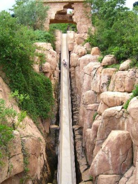 I love the Sun City waterpark.... This waterslide is a thriller! Suncity South Africa, Sun City South Africa, Sun City Resort, Fake Photos, Volunteer Abroad, Sun City, Amusement Parks, Waterpark, 20th Birthday