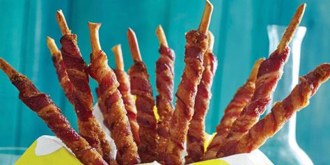 TikTok's viral twisted bacon recipe is soft and crispy Grissini Recipe, Bacon Bites, Easy Bacon, Appetizers For A Crowd, Candied Bacon, Breadsticks, Easter Brunch, Appetizer Dips, Mint Julep