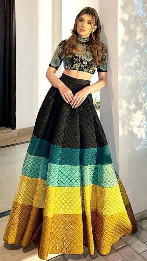 Skirt And Crop Top, Trendy Outfits Indian, Indian Outfits Lehenga, Lehenga Designs Simple, Traditional Indian Dress, Saree Designs Party Wear, Indian Dresses Traditional, Traditional Indian Outfits, Unique Blouse Designs