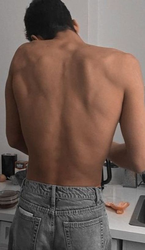 Strong Back Reference, Men Back Anatomy, Male Chest Side View, Guy Anatomy Reference, Muscle Back Men, Men’s Back, Men Back Muscles, Man Back Drawing Reference, Man Back Pose