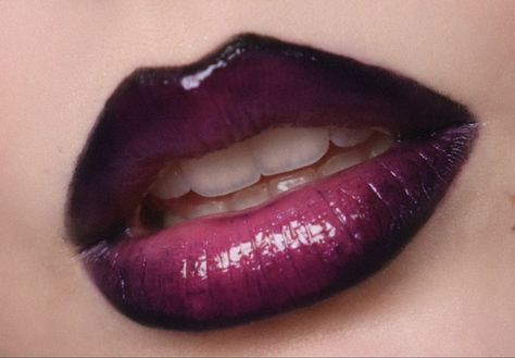 Pink And Black Lipstick, Black And Purple Lip Combo, Dark Purple Makeup Ideas, Plum Lip Combo, Vampy Lip Combo, Black And Pink Lip Combo, Goth Lip Combo, Dark Purple Lipstick Makeup, Goth Lip Makeup