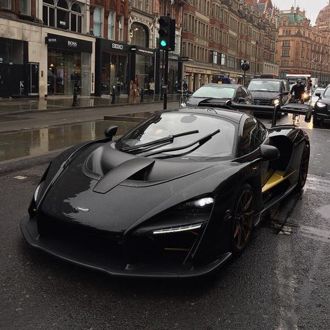 www.McLarenTalk.com on Instagram: “Batman Whip 🦇 Black #McLaren #Senna @mclarentalk @corentin.spot  Register on 👉www.mclarentalk.com #mclarentalk #mclarensenna #carbon…” Supercar Collection, Tmax Yamaha, New Sports Cars, Mc Laren, Exotic Sports Cars, Super Luxury Cars, Classy Cars, Fancy Cars, Pretty Cars