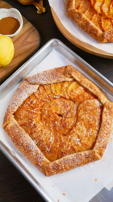 Persimmon Galette Persimmon Tart Recipe, Persimmon Dessert Recipes, Fuyu Persimmon Recipes, Persimmon Galette, Persimmons Recipes, Galette Dough Recipe, Persimmon Dessert, Persimmon Tart, Persimmon Pie