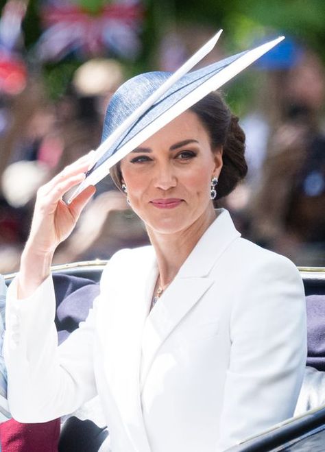 Queen Elizabeth II Platinum Jubilee 2022 - Trooping The Colour Fascinator Hats Outfit, Jessica Mulroney, Kentucky Derby Fascinator, Princess Katherine, Catherine The Great, House Of Windsor, Nude Pumps, Duchess Catherine, Duchess Kate