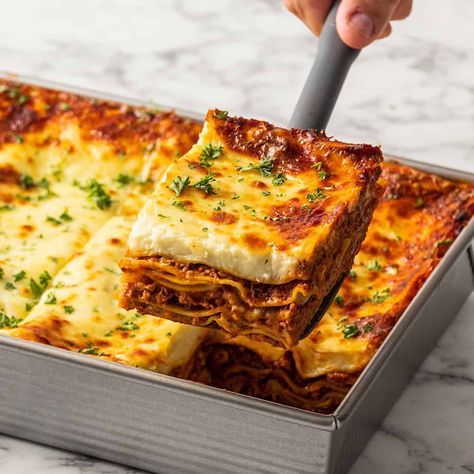 Beef Lasagna Recipe - www.thescranline.com Shredded Beef Lasagna, Lasagna Presentation, Chef John Lasagna Recipe, Lasagna Tray, Making Lasagna, Beef Lasagna Recipe, Beef Lasagne, Beef Sauce, Beef Lasagna