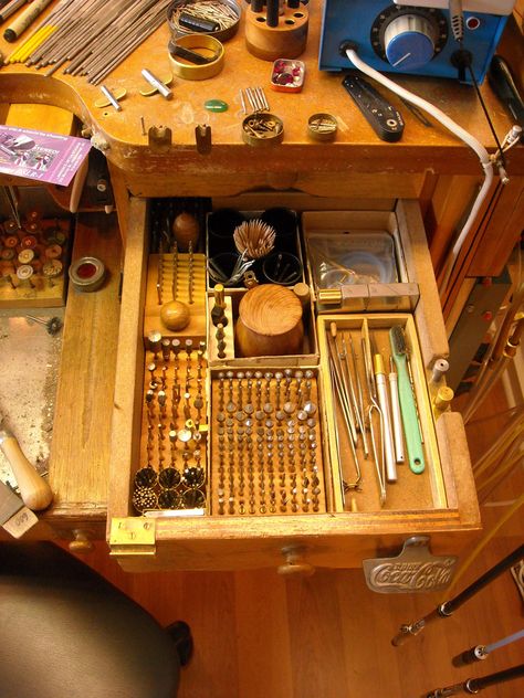 Larry Seiger — Blogging for jewelers and metalsmiths made easy! (and for those interested in jewelry and gemstones) Jewelry Makers Desk, Silversmith Studio, Jewelry Studio Space, Jewelry Studio Organization, Jewelers Workbench, Jewelry Desk, Work Benches, Jewellers Bench, Jewelers Tools