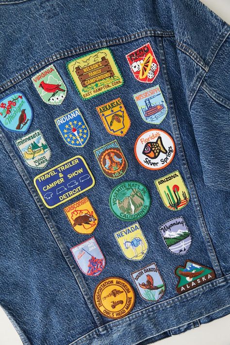 THE SERIES Places Patch Denim Jacket | Urban Outfitters Canada Jean Jacket Patches Ideas, Customized Denim Jacket, Denim Jacket Design Ideas, Patch Jacket Ideas, Patches On Denim, Patches On Jacket, Patch Work Jacket, Jacket Back Patch, Jean Jacket With Patches