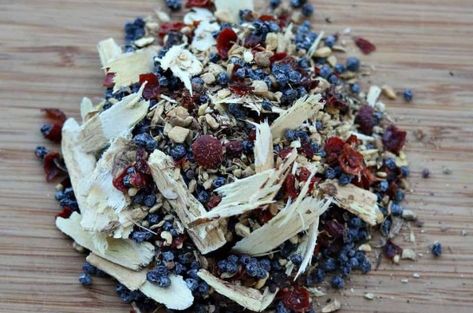 Immune Boosting Herbal Tea Blend Cranberry Juice Detox, Detox Tea Cleanse, Tea Blends Recipes, Tea For Colds, Detox Tea Recipe, Homemade Detox, Herbal Teas Recipes, Herbal Tea Blends, Healthy Teas