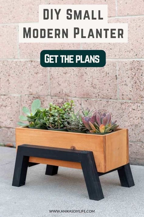 Learn how to make this modern DIY small wood planter box with angled legs. It is perfect for succulents or herbs, or as a centerpiece. Diy Wood Planters Indoor, Small Woodworking Projects For Beginners, Modern Woodworking, Planter Box Diy, Small Planters, Diy Outside Planters, Easy Wood Planters Diy, Small Planter Boxes, Diy Garden Planters