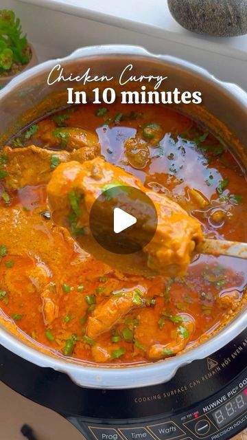 Chicken Roti Recipe, Chicken Curry Stew, Punjabi Chicken Curry, South Indian Chicken Curry, Chicken Roti, Chicken Masala Recipe, Curry Stew, Roti Recipe, Curry Recipes Indian