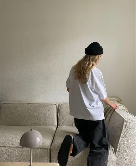 Beanie Outfit Street Style, Beanie Outfit Aesthetic, Summer Outfit Aesthetic, Sporty Chic Style, Beanie Fits, Beanie Outfit, Cute Pose, Mens Outfit Inspiration, Cool Fits