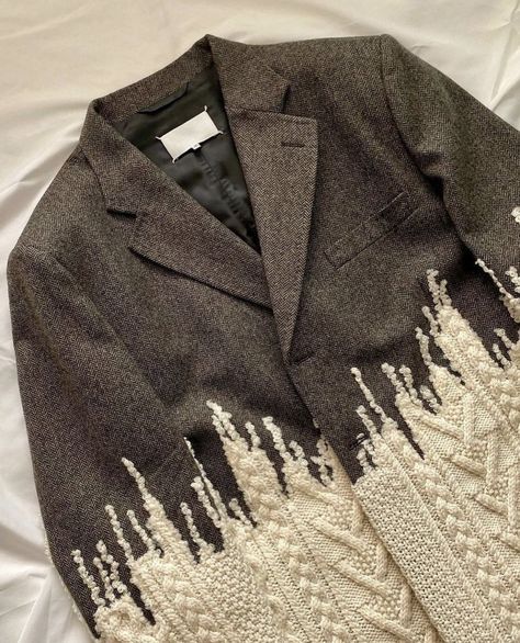 A Jacket, Creation Couture, Upcycled Fashion, Fashion Project, Clothing Details, Knit Blazer, Winter Fits, Recycle Clothes, Wool Knit