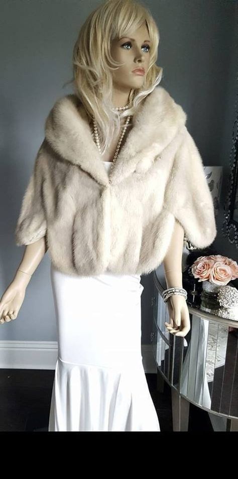 Luxury Vintage Mink Fur Stole Cape - Ivory Fur Stole Wrap Shawl  - Fur Bolero Shrug - Champagne Fur - Luxury Bride -  Wedding Capelet Fur Stole Wedding, Winter Wedding Fur, Wedding Capelet, Vintage Fur Stole, Mink Stole, Bridal Fur, Wedding Fur, Luxury Brides, Jacket Cape