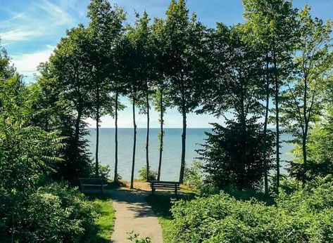 10 Amazing Places to Go Camping Near Cleveland, Ohio Lakeside Ohio, Marblehead Lighthouse, Kelleys Island, Ohio State Parks, Camping In Ohio, State Park Camping, Cuyahoga Valley National Park, National Park Camping, Downtown Cleveland