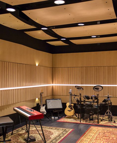 Luxury Recording Studio, School Music Room Design, Studio Music Room Design, Music Studio Room Luxury, Recording Room, Music Studio Design, Music Room Design, Home Recording Studio Setup, Recording Studio Setup