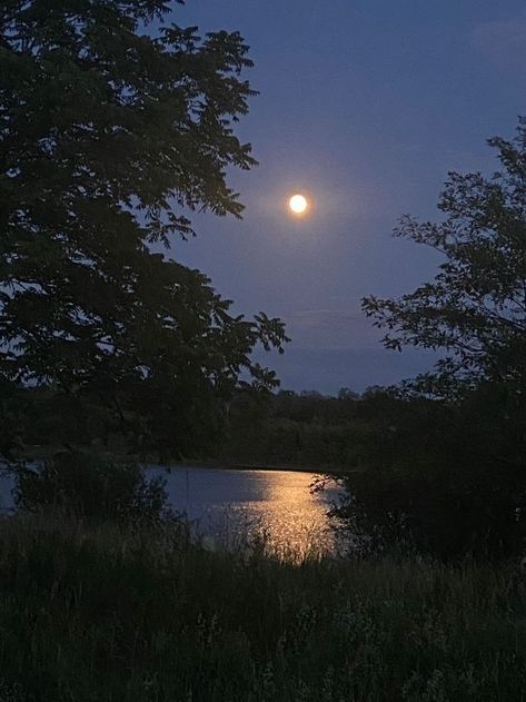 moon,night,aesthetic Body Of Water, Have Inspiration, Pretty Landscapes, Pretty Sky, Pretty Photos, The Night Sky, Night Aesthetic, Nature Aesthetic, Pretty Places