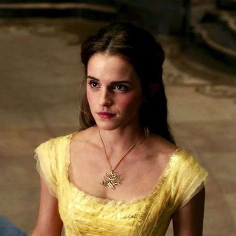 Emma Character, Emma Watson Movies, Belle Icon, Belle Aesthetic, Emma Watson Belle, Emma Watson Pics, Belle Beauty And The Beast, Belle Beauty, Emma Thompson