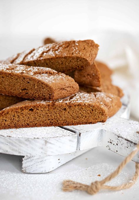 Simply Perfect Gingerbread Biscotti Ginger Snap Biscotti, Ginger Bread Biscotti, Molasses Biscotti, Gingerbread Biscotti Recipe Starbucks, Granola Biscotti, Ginger Biscotti Recipe, Biscotti Recipe Easy, Christmas Biscotti Recipe, Saturday Meals