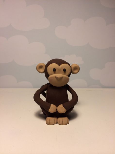 Polymer clay monkey (created by Kelly Bouchard) Monkey Out Of Clay, Clay Monkey Sculpture, Monkey Clay Art, Cartoon Clay Art, Silk Clay Ideas, Polymer Clay Monkey, Cute Clay Ideas Easy, Cute Clay Ideas, Clay Ideas Easy