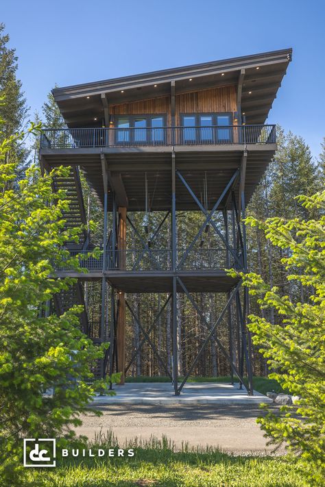 Oregon Lookout Tower & Treehouse - DC Builders Tower House Plans, Tower Cabin, Water Tower House, Look Out Tower, Hunting Cabins, Tower Room, Engine Tattoo, Castle Layout, Tower Home