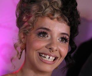 Melanie Martinez Teeth, Melanie Martinez Merch, Indigo Eyes, Melanie Martinez Photography, Gap Teeth, Body Picture, Pink Makeup, Celebrity Art, Photography Pictures