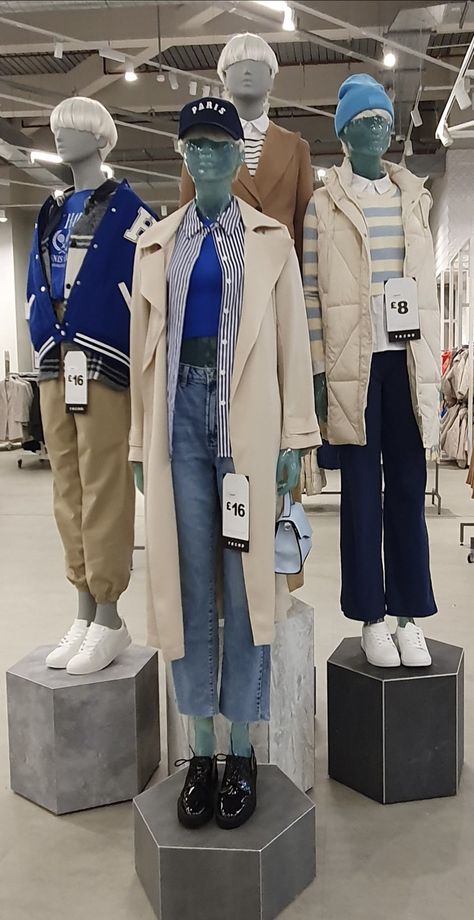 Manequin Ideas Display, Primark Shop, Clothing Boutique Interior, Clothes Mannequin, Visual Merchandising Fashion, Fashion Mannequin, Clothing Store Displays, Clothing Store Interior, Clothing Store Design