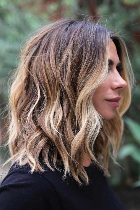 Short Hair Balayage Style, Blond Hair Smudge Root, Brown Hair With Blonde Balayage Medium Length, Short Haired Balayage, Balayage Plus Highlights, 2023 Blonde Balayage Hair Trends, Medium Haircut Trends 2023, Women Balayage Hair, Lob For Full Face