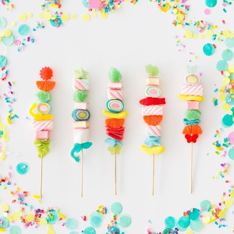 Is it just me or are candy kabobs kinda EVERYWHERE right now? At Oh Happy Day we decided to try our hand at them and were bummed to discover that they are harder than expected to get right! However, a Candy Kabobs, Candyland Birthday, Candy Sticks, Oh Happy Day, Kids Party Food, Bake Sale, Colorful Candy, Party Treats, Candy Party